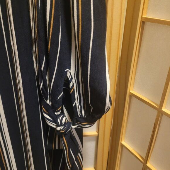 Soprano Womens Black White Striped Cold Shoulder Blouse Sz M - Picture 4 of 10